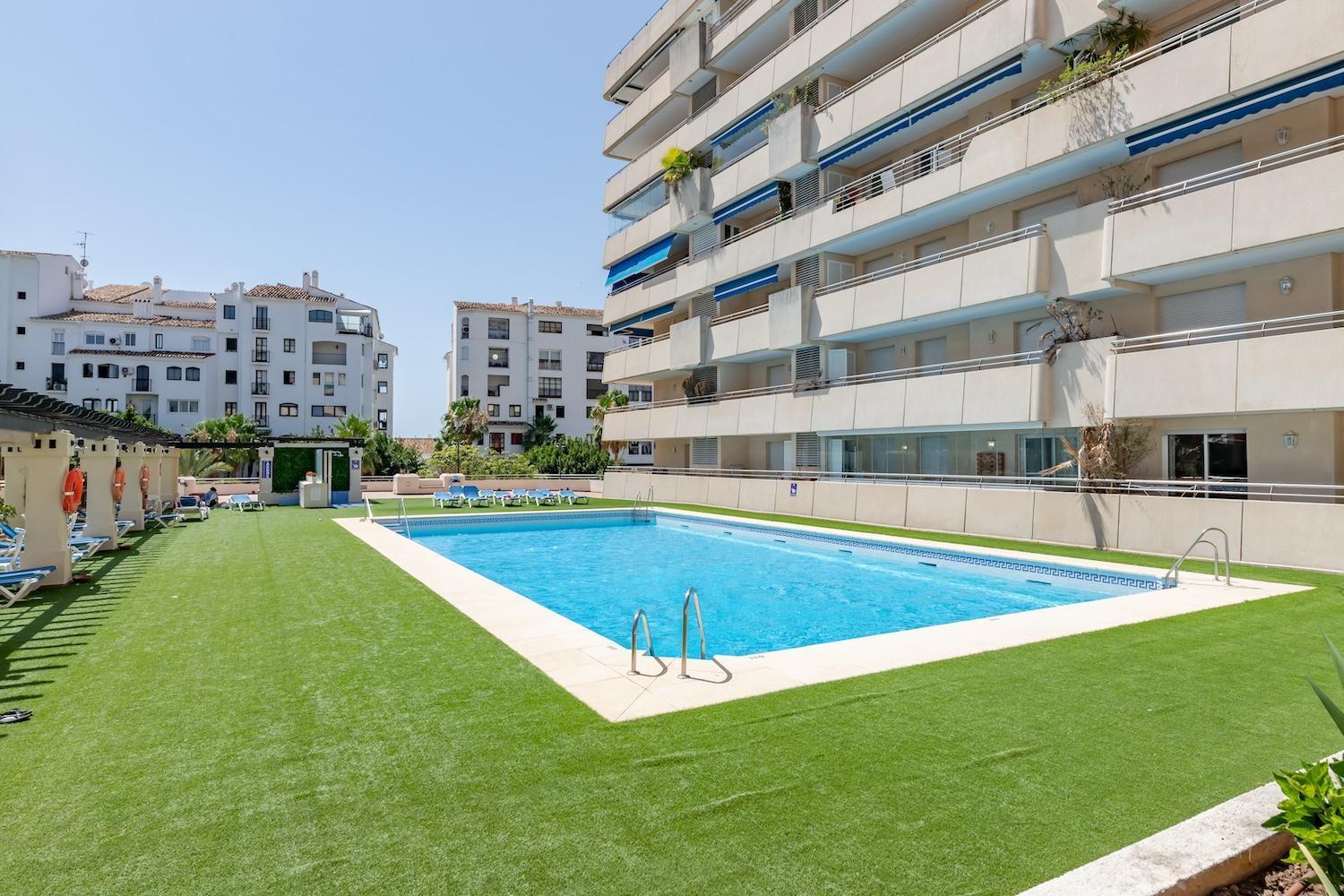 Apartment Location Marina Banus With Parking Rdr409